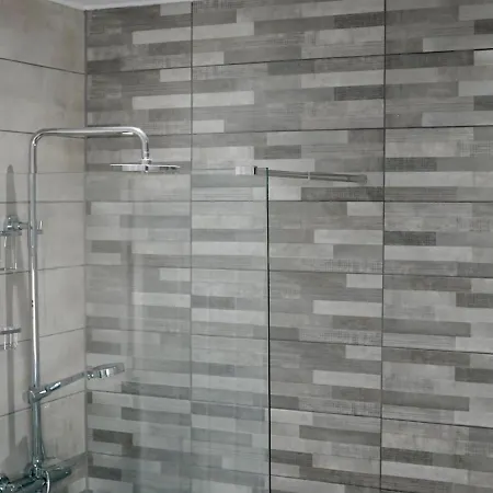 Holiday home 3 Bed Beautiful Near Leeds Pass The Keys